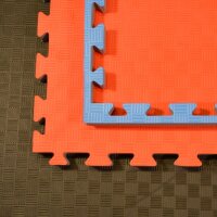 Allround Trainingsmatten 100 x 100 x 4 cm verzahnt für Fitness, Yoga, Kita, Schule, Home blau-rot